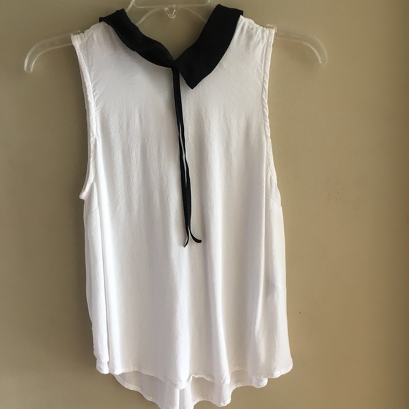 Collared Blouse🖤 - Picture 1 of 2